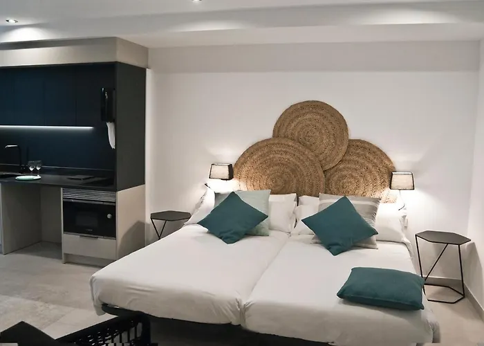 El Cargol Aparthotel